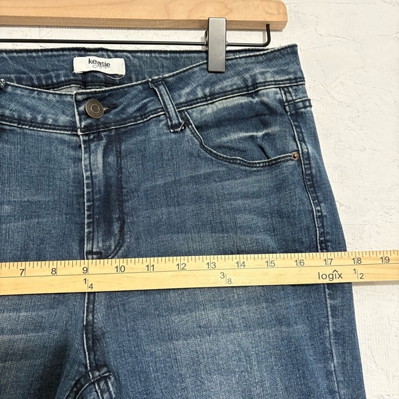 Kensie Women's Blue Denim Jeans Embroidered Bird Design Mid Rise skinny Sz 8 - Picture 6 of 12